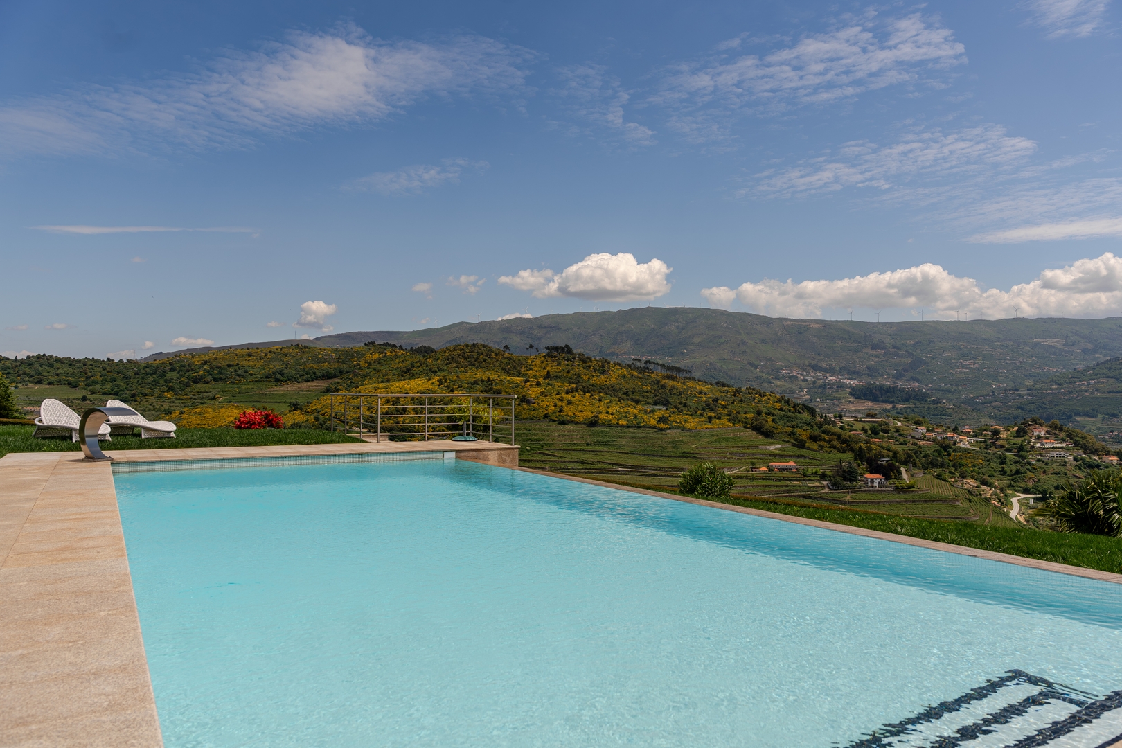 HostWise - 10BR Douro Villa with Pool 8 Host Wise Booking