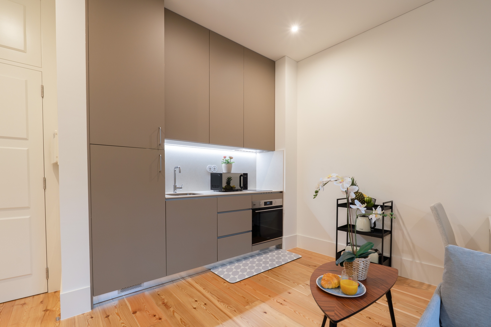 Modern & Cozy Flat by HostWise 10 Host Wise Booking