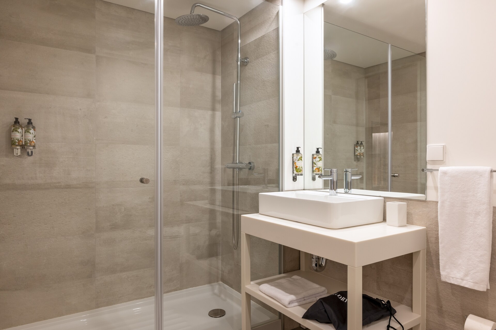 Host Wise - Fervença Boutique Palace 21 21 Host Wise Booking