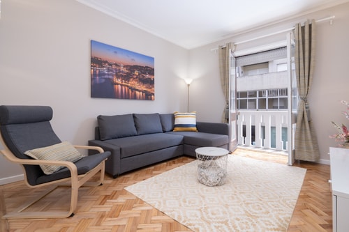 HostWise - Deluxe Bright Flat w/ Netflix Host Wise Booking