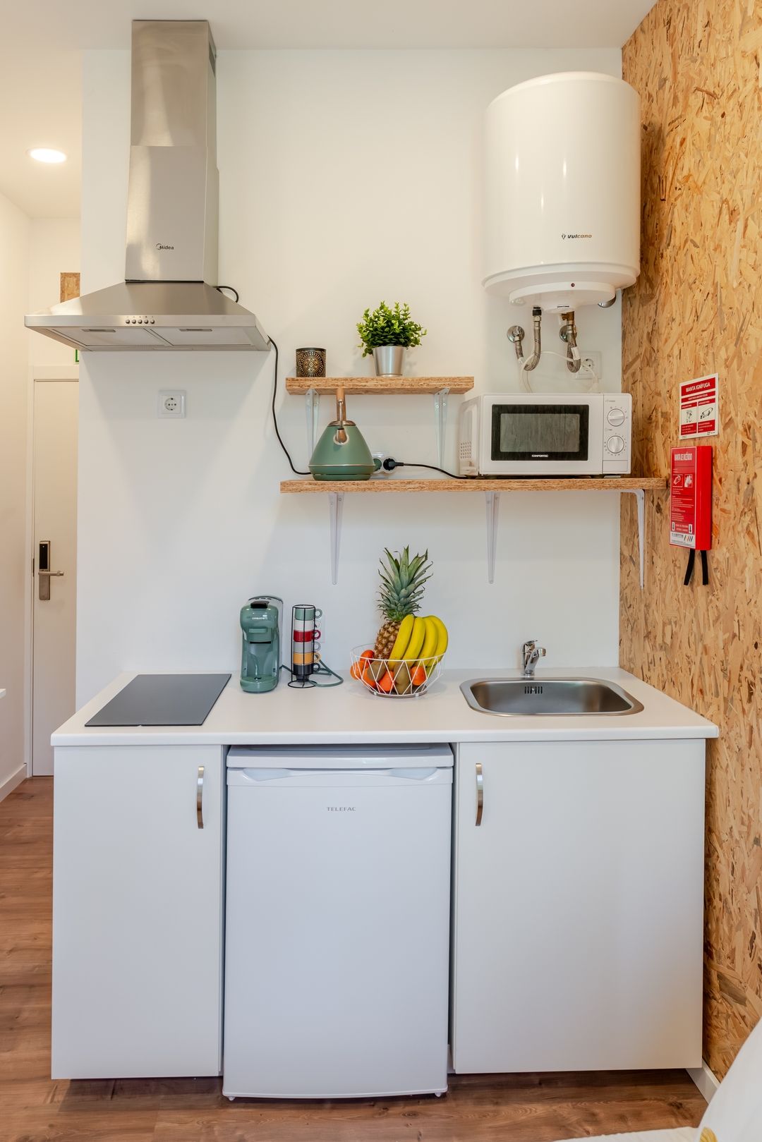 HostWise - Sunny & Stylish Flat 12 Host Wise Booking