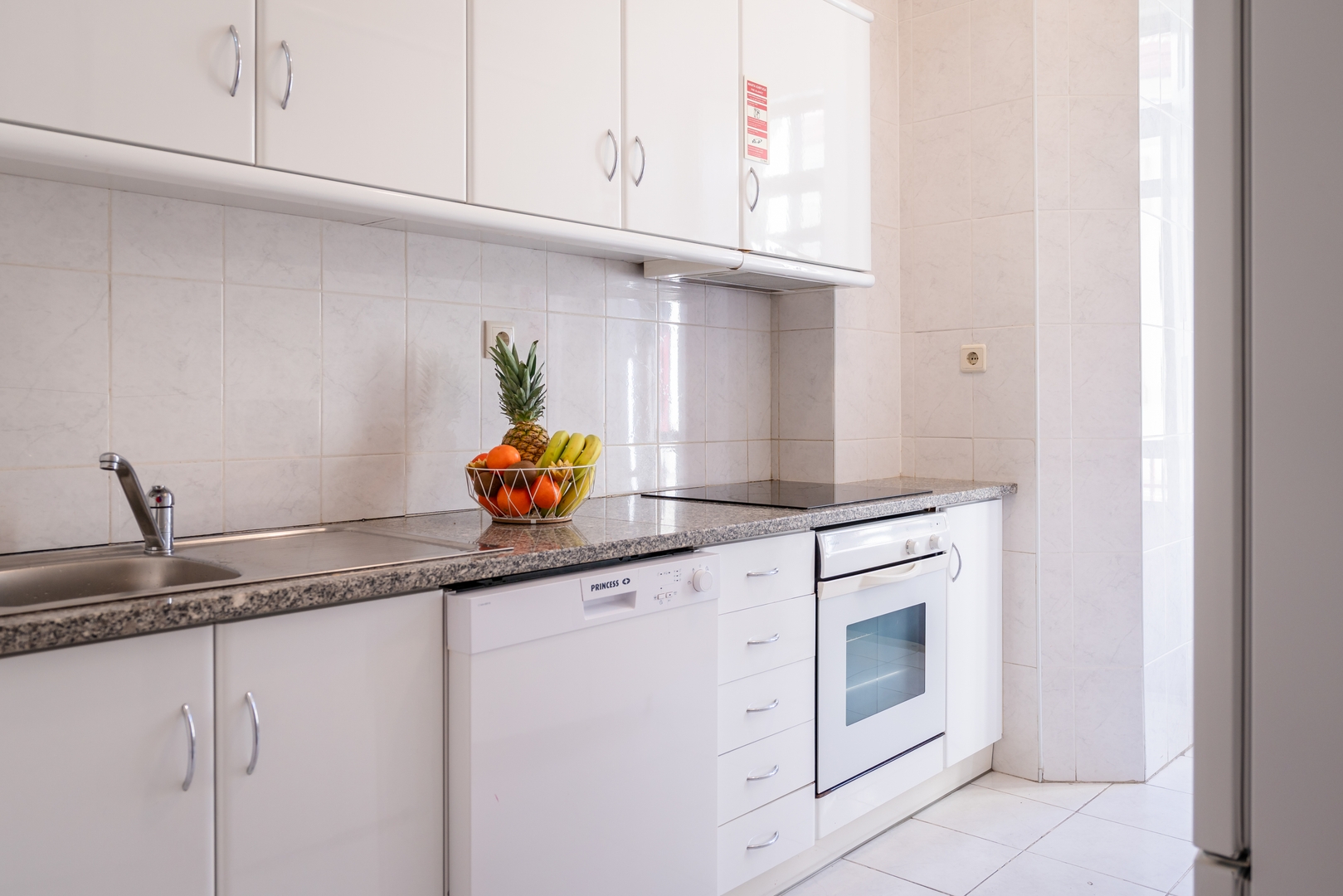 Host Wise - Roomy Restful Apartment w/ Balcony 2 Host Wise Booking