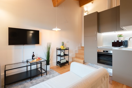HostWise - Lovely Flat w/ Mezzanine Host Wise Booking