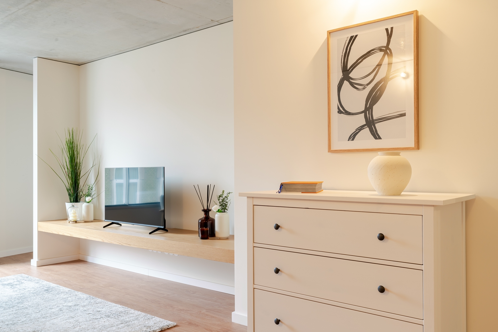 Modern 4-Apt Retreat for 14, Porto by HostWise 65 Host Wise Booking