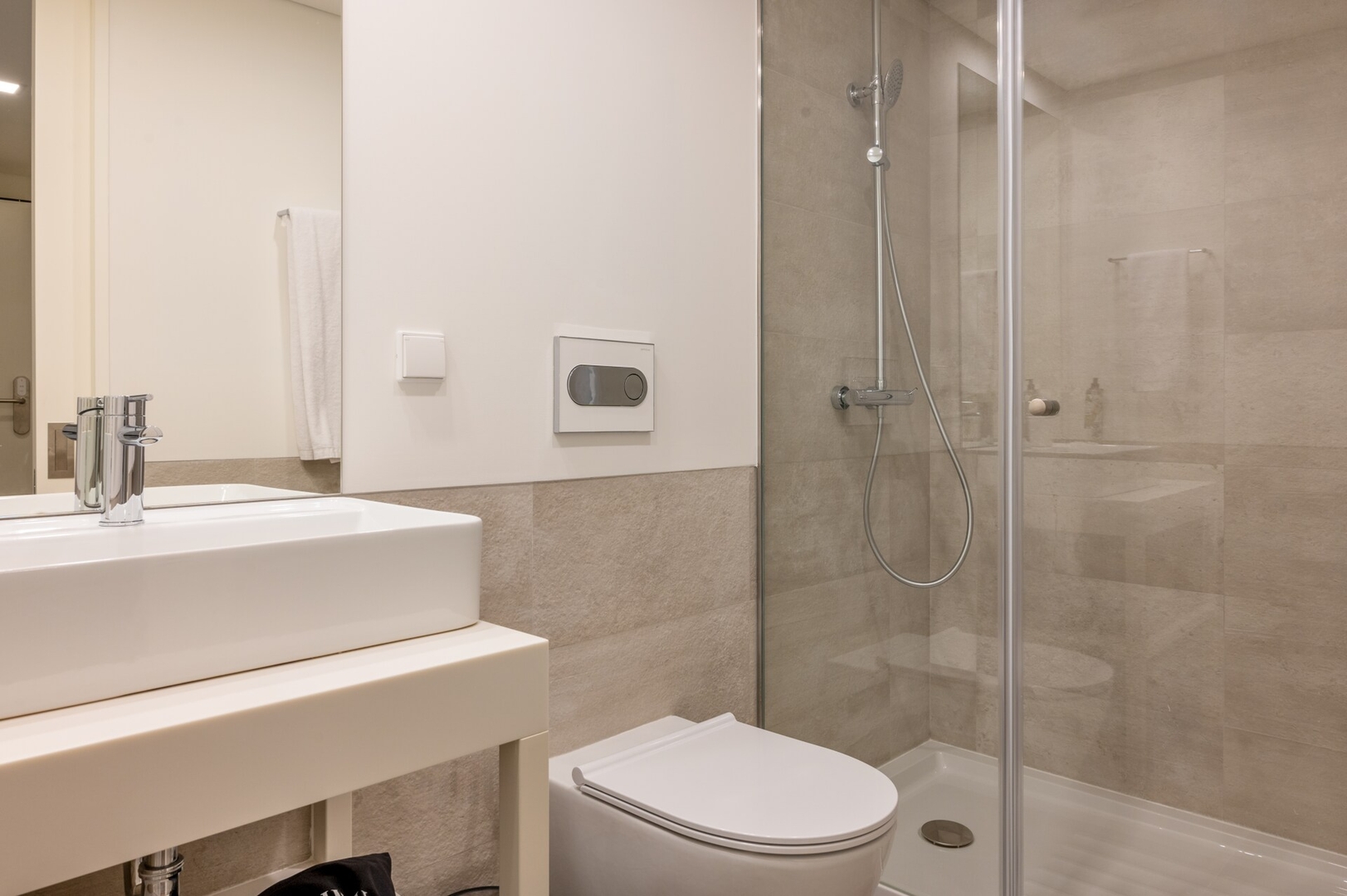 Host Wise - Fervença Boutique Palace 6 19 Host Wise Booking