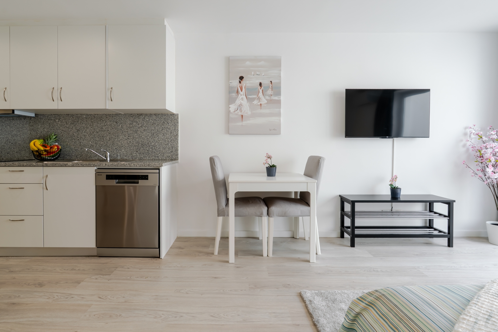 Terrace Studios & Bright Duplex by HostWise 25 Host Wise Booking