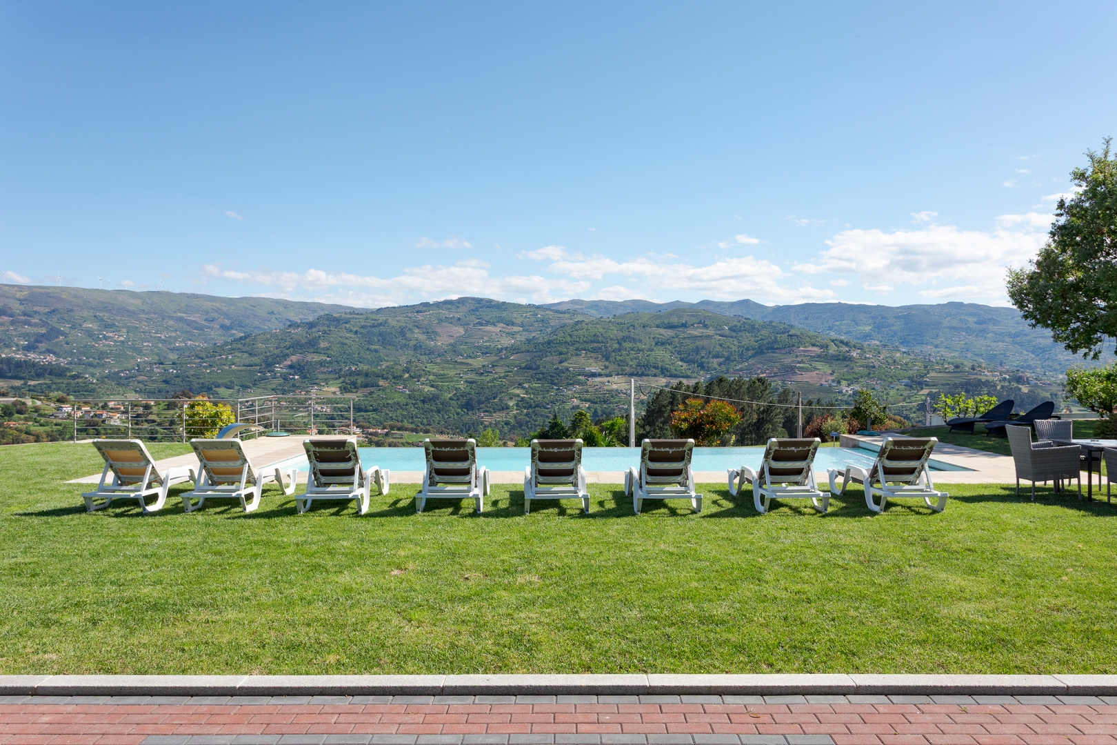 HostWise – Douro View Villa w/ 10 Suites & Pool 15 Host Wise Booking