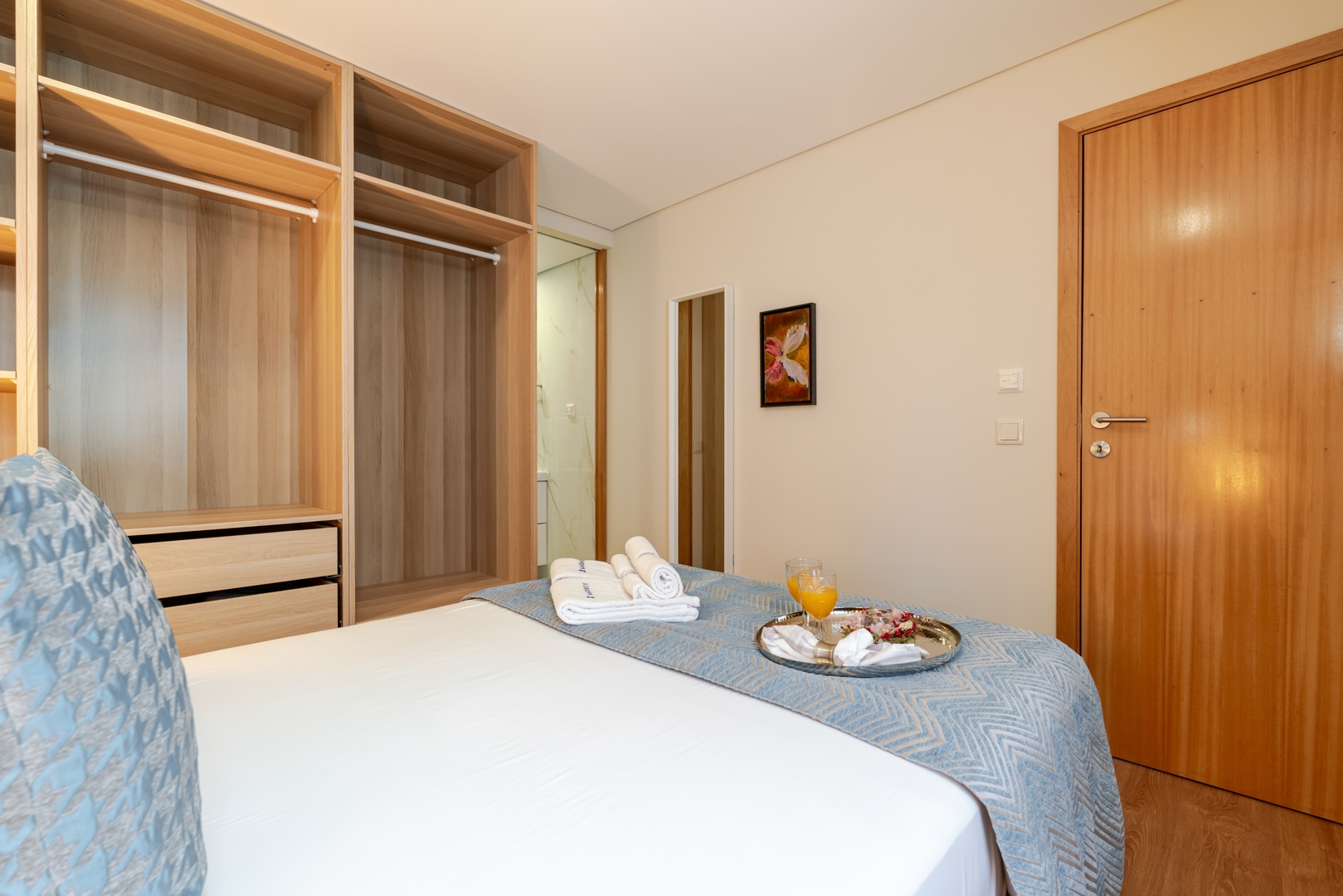 Sunlit Apartments in Foz do Douro by HostWise 111 Host Wise Booking