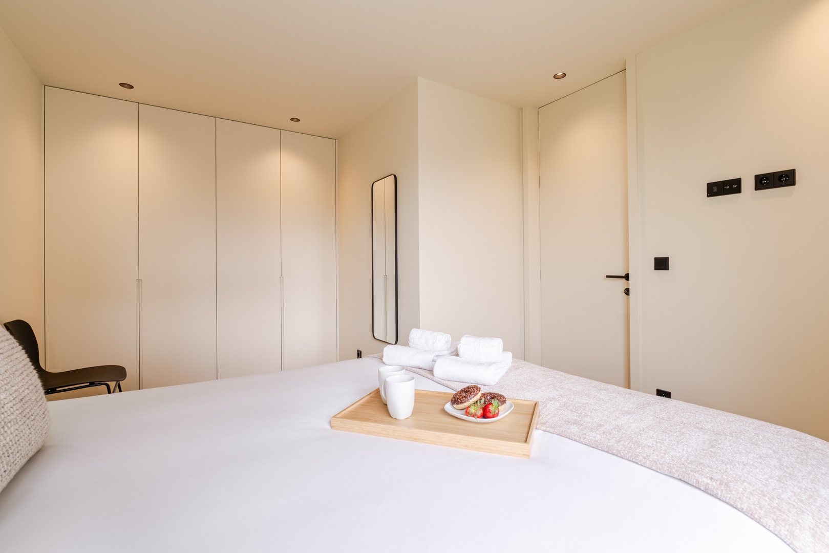 HostWise - Stylish Flat with Terrace & Garage 10 Host Wise Booking