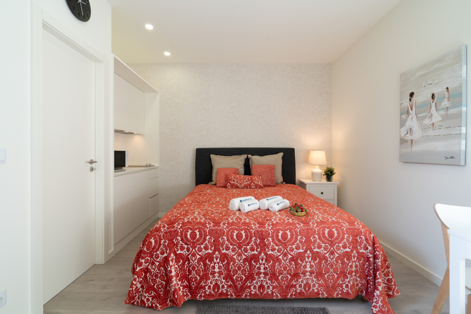 HostWise - Studios with Patio & Kitchenette 27 Host Wise Booking