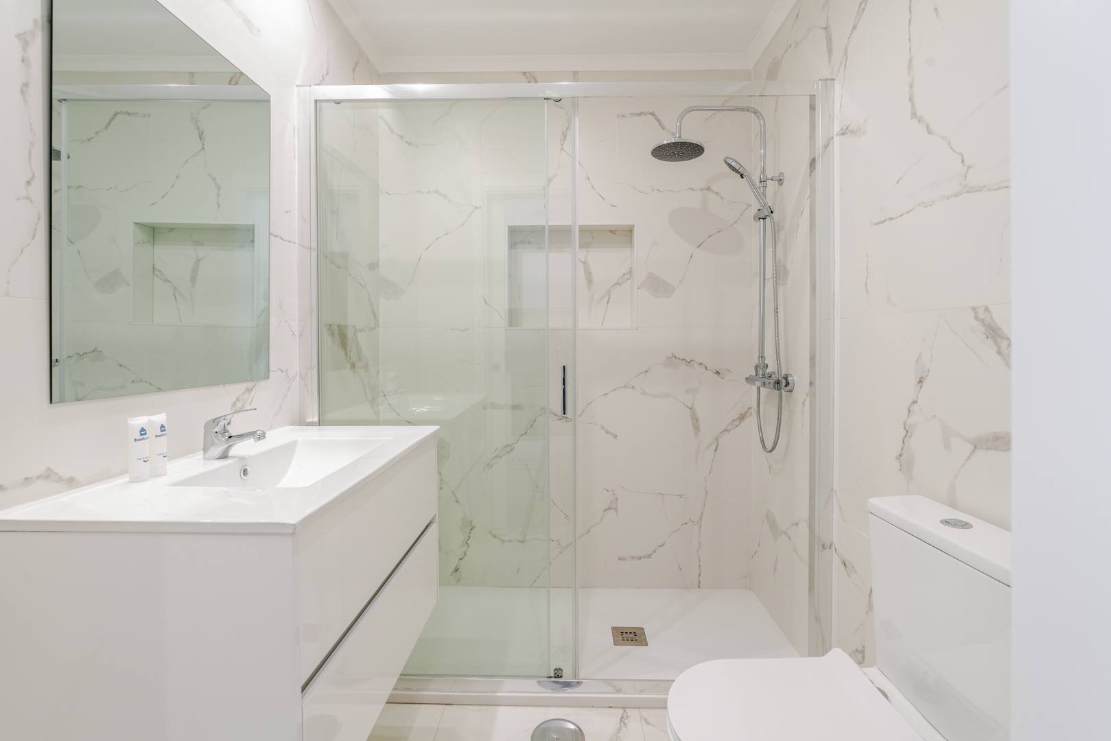 Terrace Studios & Bright Duplex by HostWise 31 Host Wise Booking