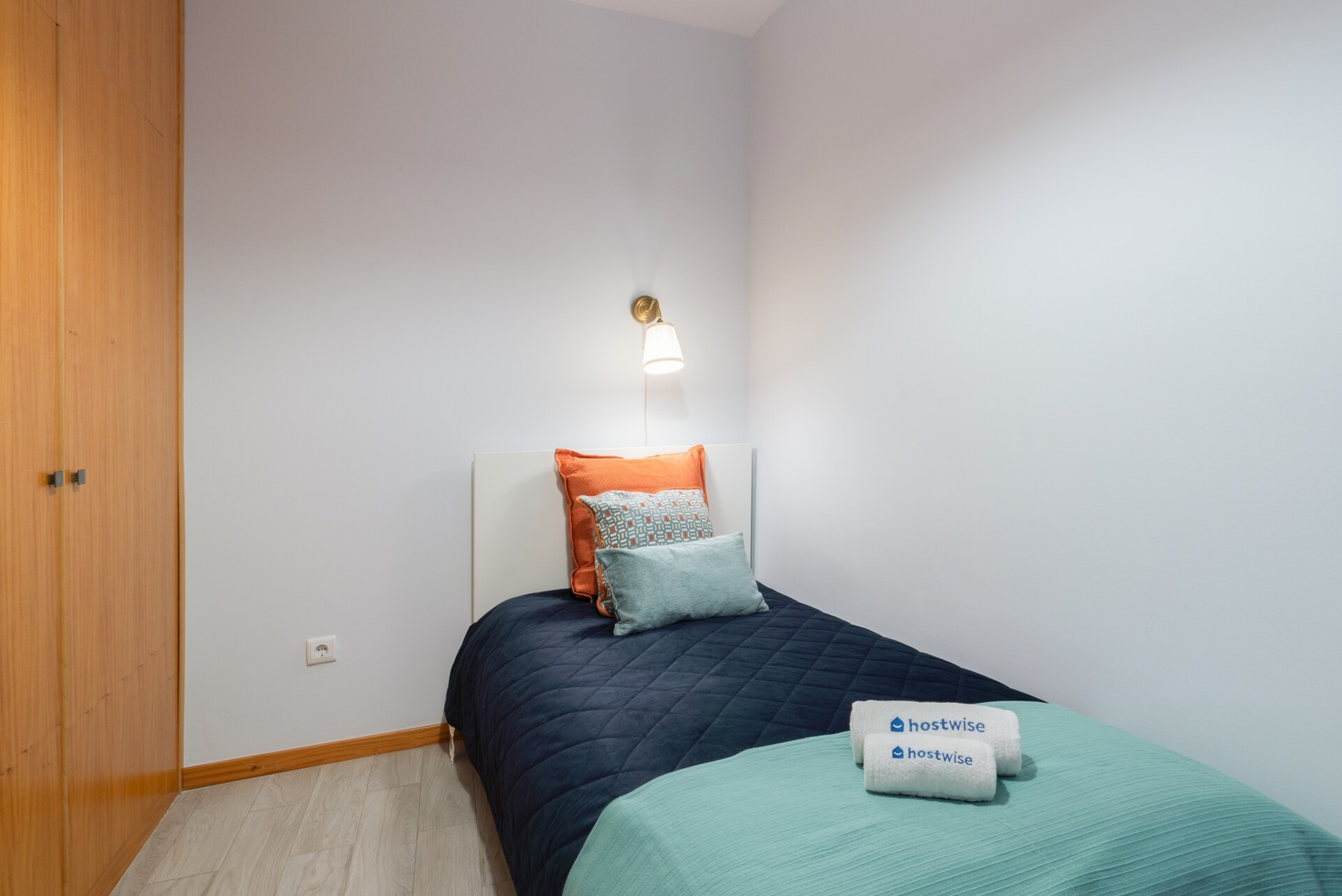 HostWise - Welcoming Flats w/ Jacuzzi & Terrace 4 Host Wise Booking