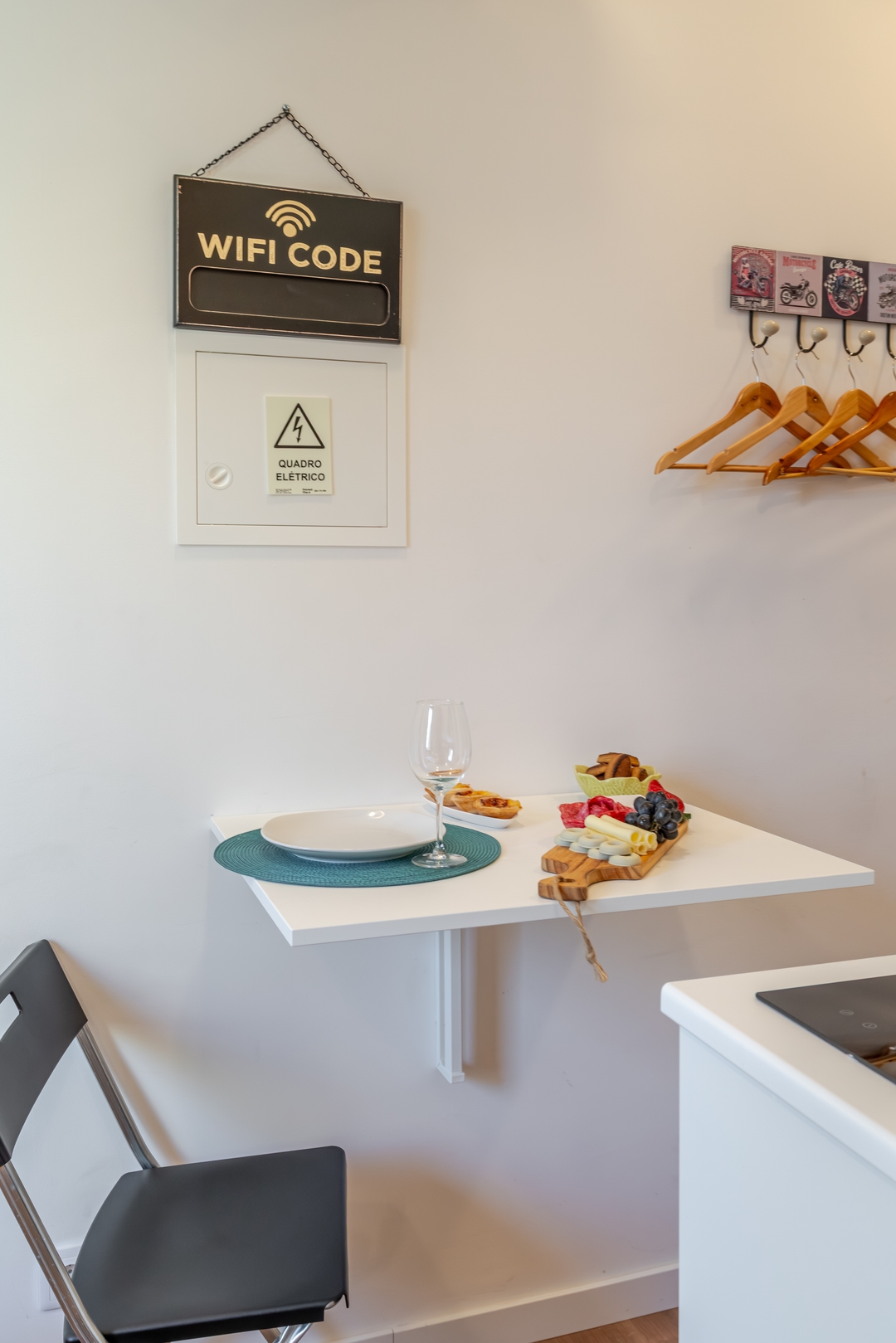 HostWise - Sunny & Stylish Flat 11 Host Wise Booking
