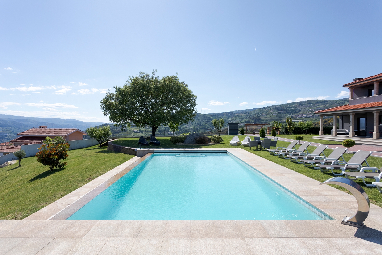 HostWise – Douro View Villa w/ 10 Suites & Pool 1 Host Wise Booking
