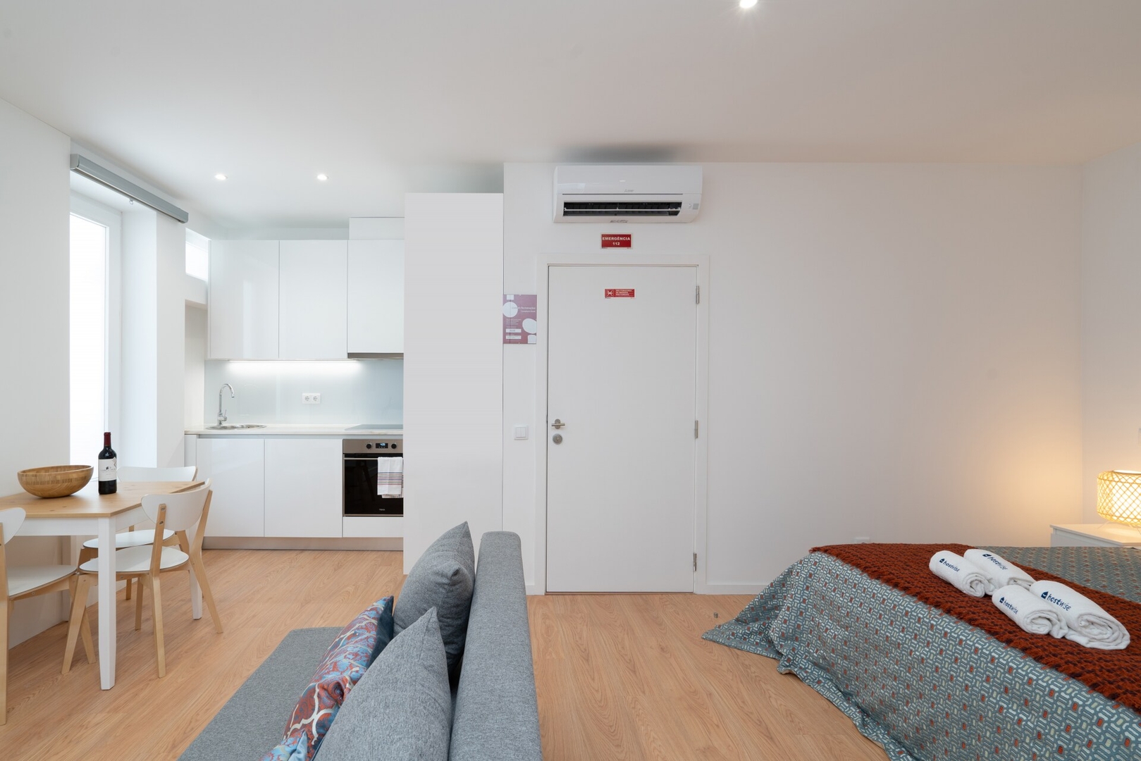 Host Wise - Cozy Bright Studio | Gaia 8 Host Wise Booking