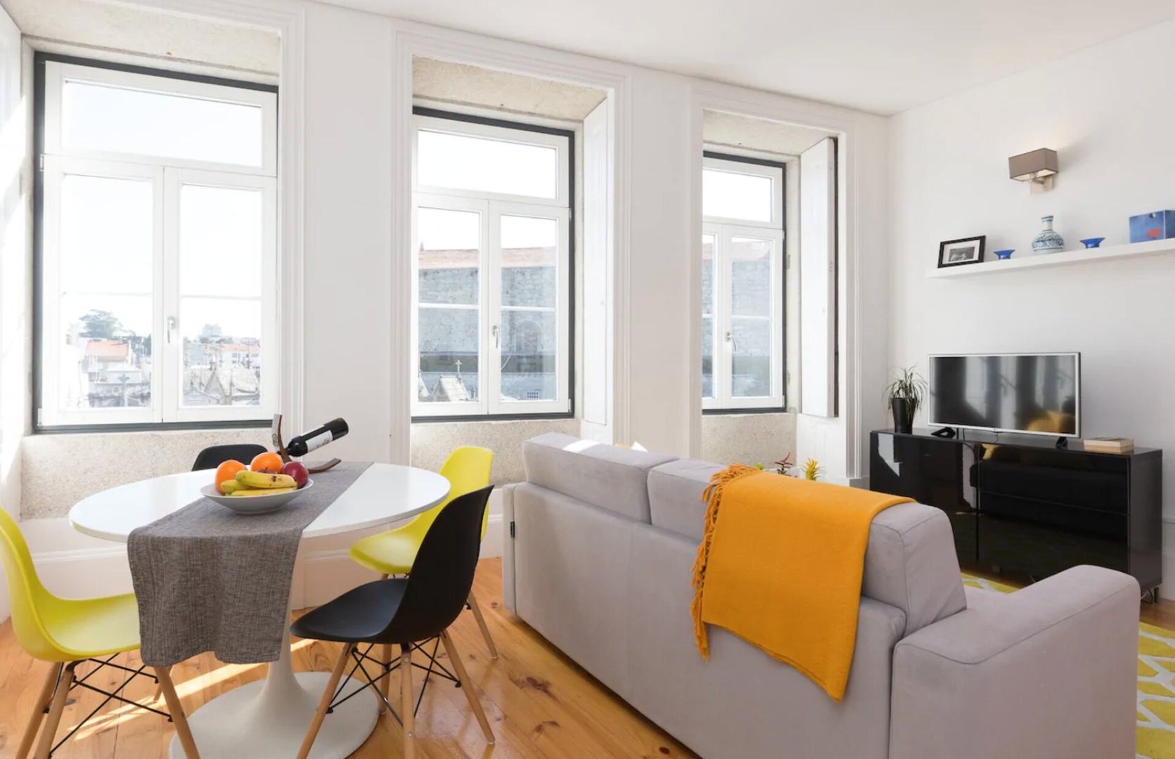 Central Sunny Flat - Prime Location by HostWise 7 Host Wise Booking