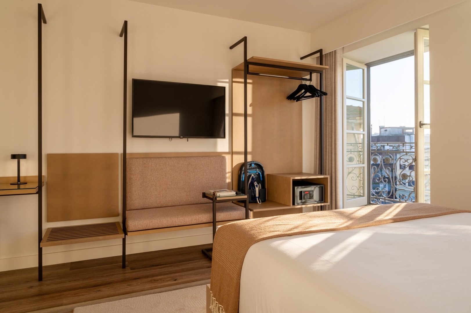 Host Wise - 6 Flats Fervença Boutique Palace 25 Host Wise Booking