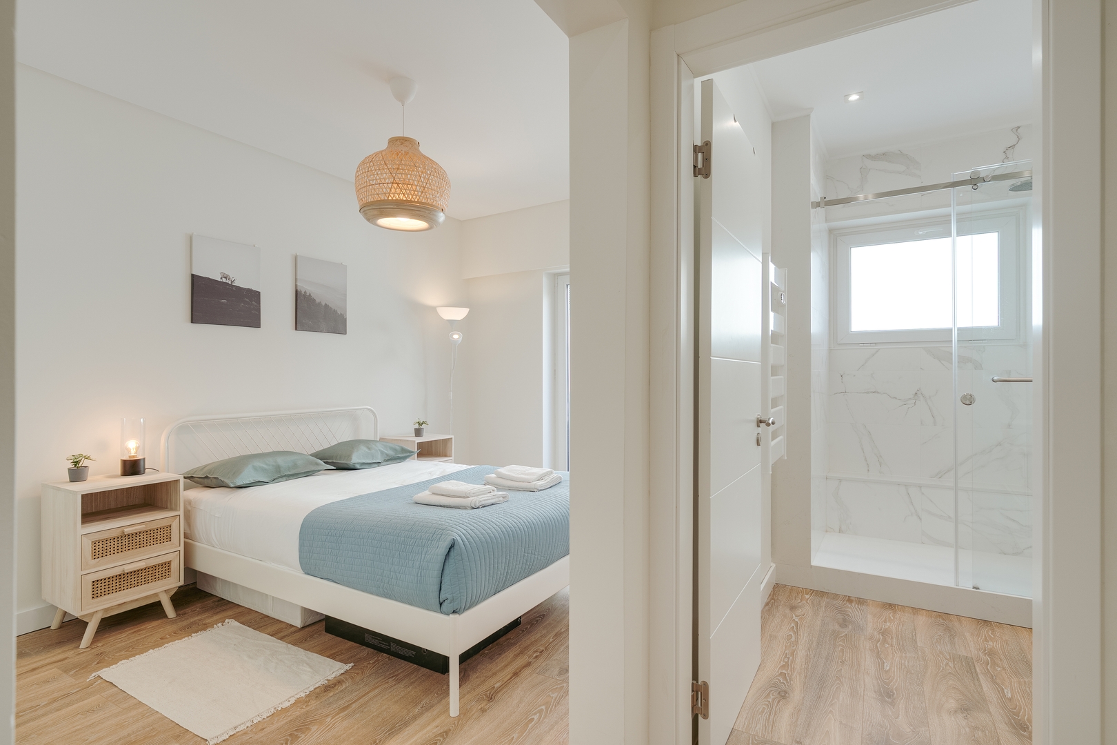 HostWise – Flat w/ Balcony & Workspace 7 Host Wise Booking