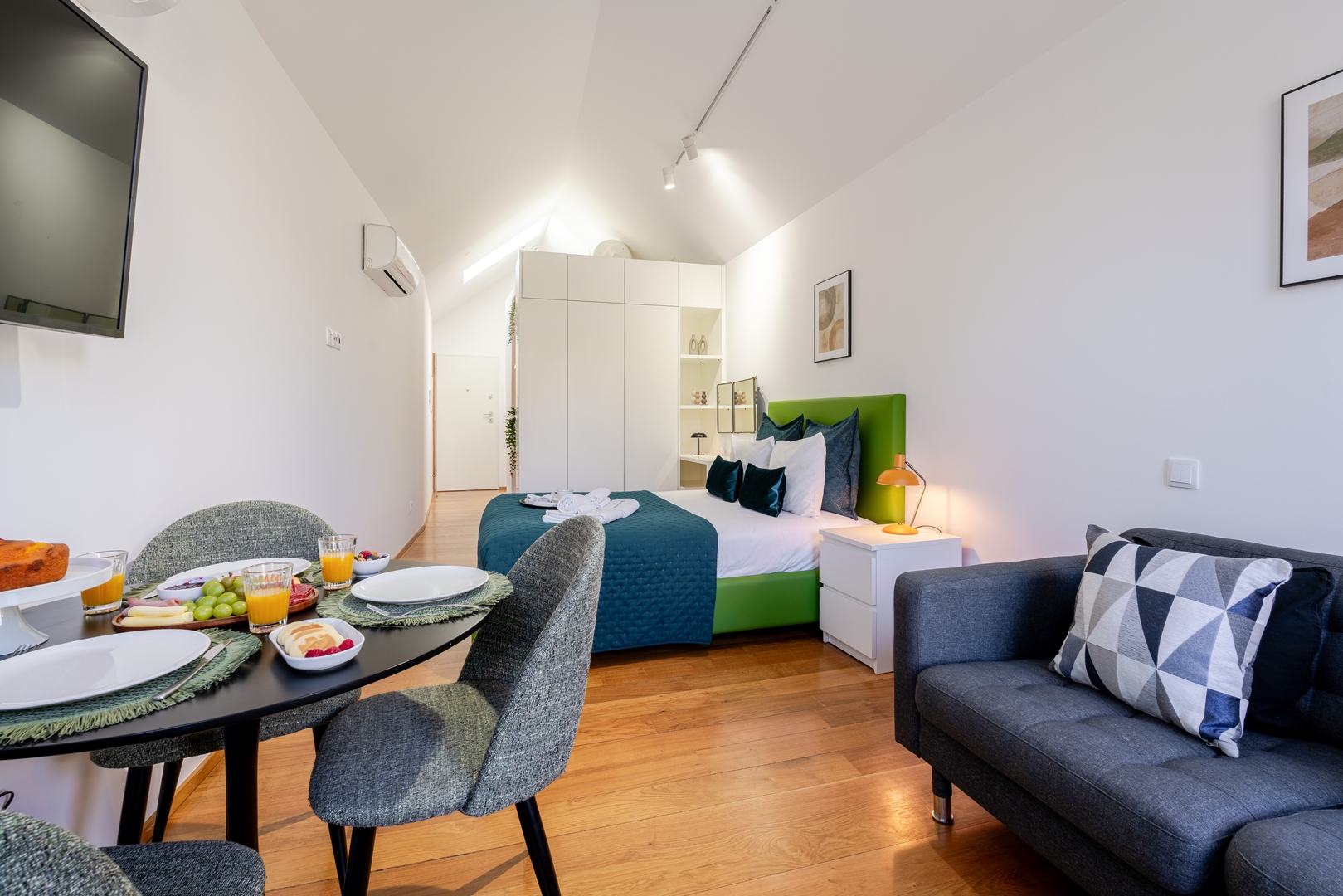 Modern & Cozy Studio by HostWise 5 Host Wise Booking