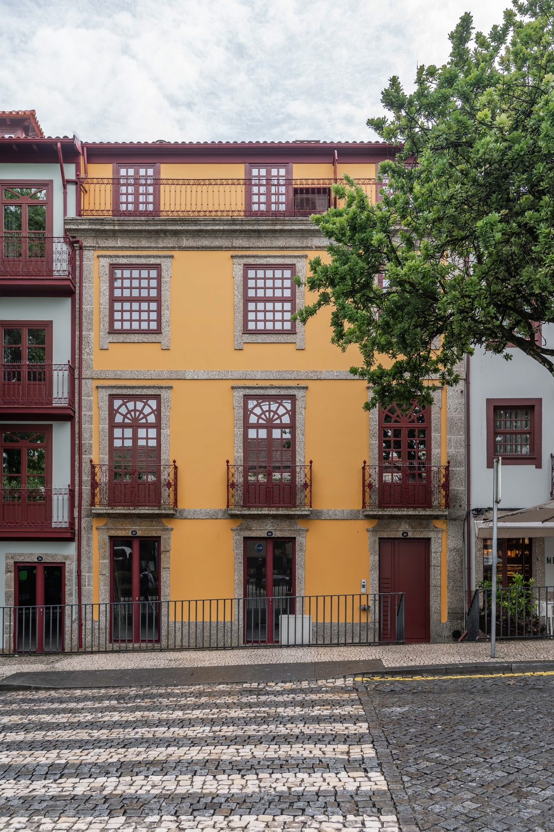 Modern Comfort in City Center by HostWise 42 Host Wise Booking