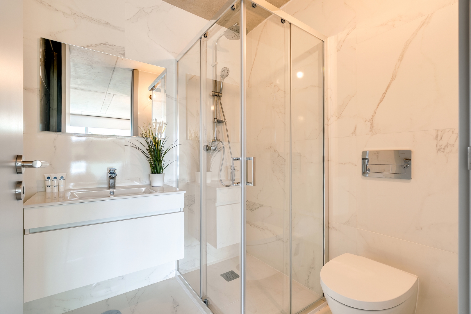 Premium Flat w/ Balcony, Pool & Garage by HostWise 47 Host Wise Booking