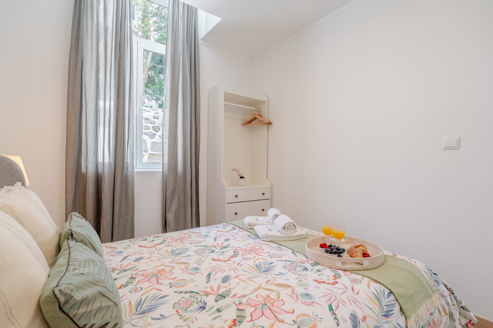 Multiple Houses w/ Terrace Near Metro by HostWise 29 Host Wise Booking