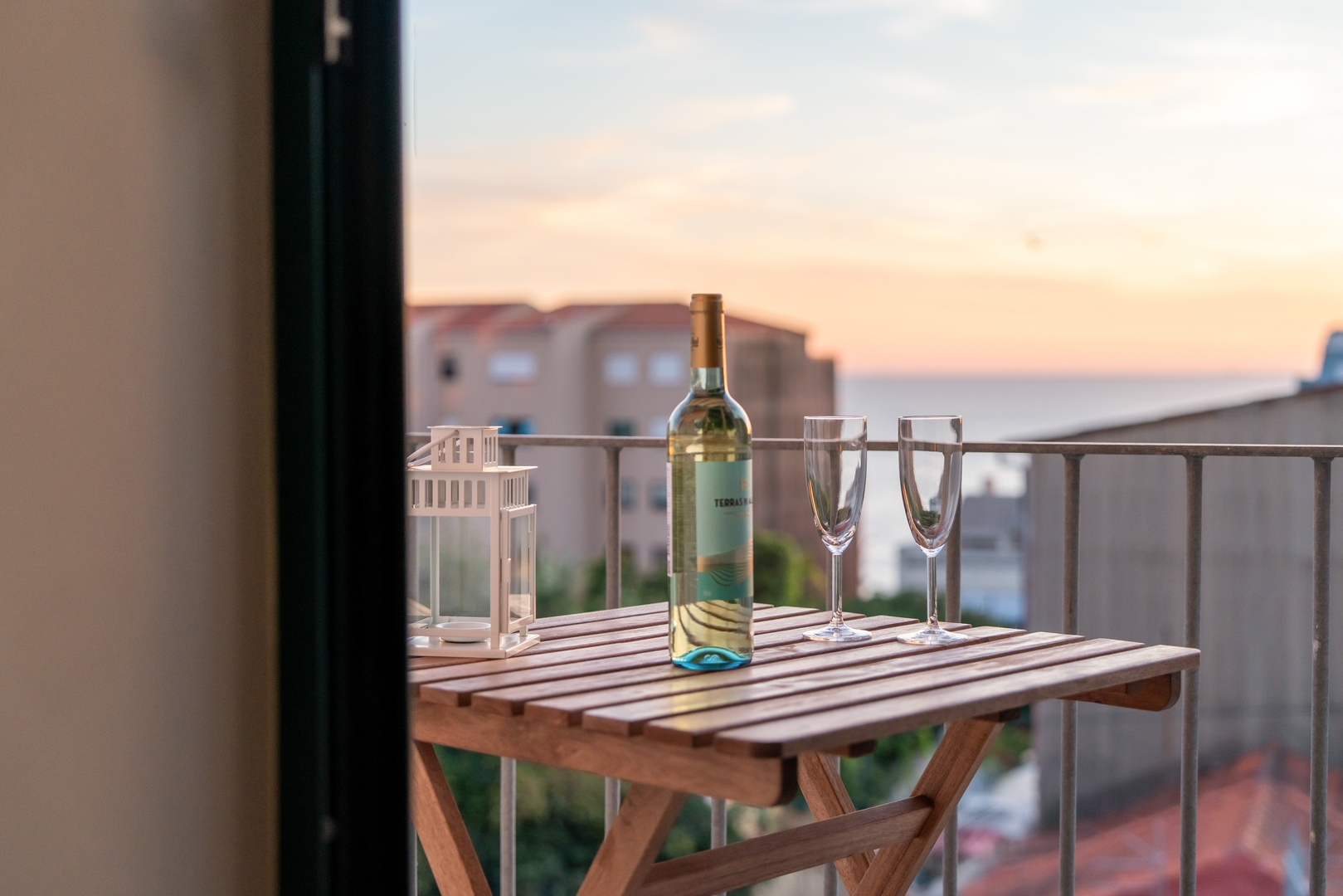 Sunlit Apartments in Foz do Douro by HostWise 65 Host Wise Booking