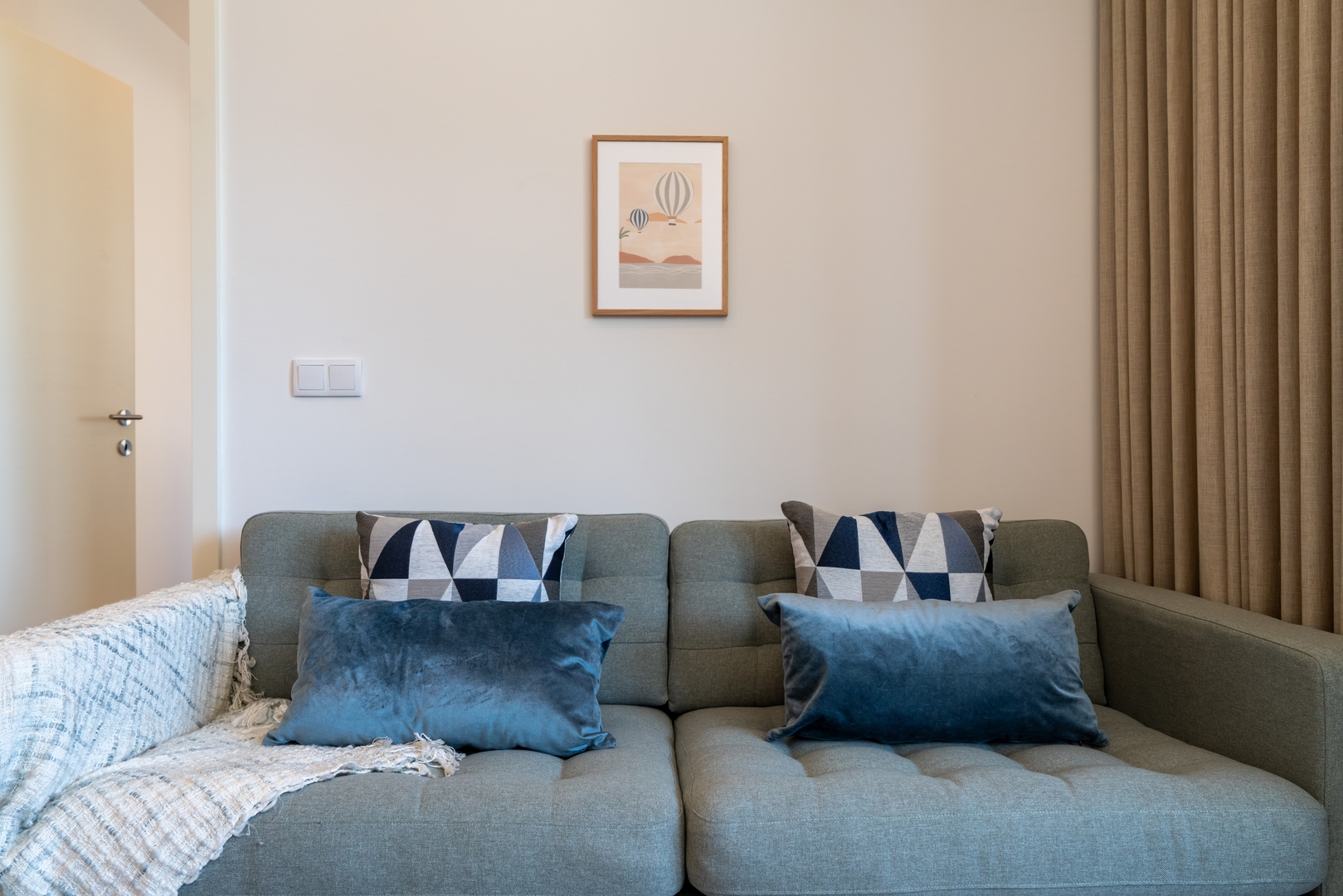 Sleek & Modern Flat w/ Private Garage by HostWise 37 Host Wise Booking