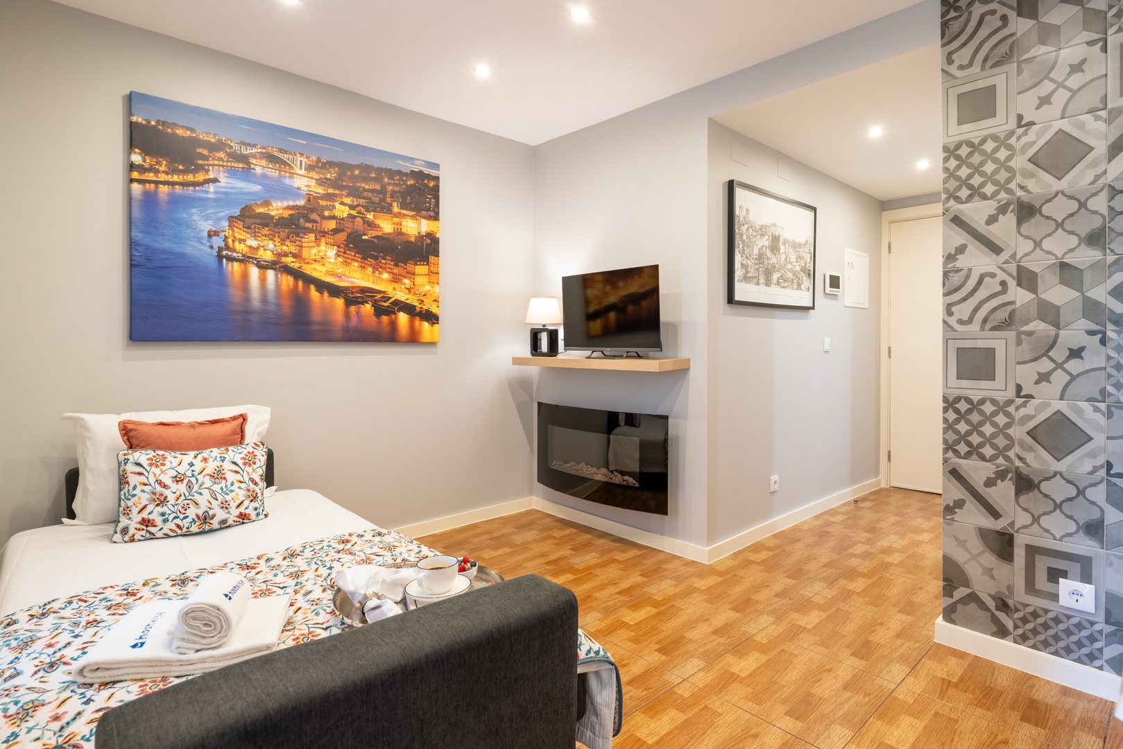 City Views & Balcony in Historic Porto by HostWise 12 Host Wise Booking