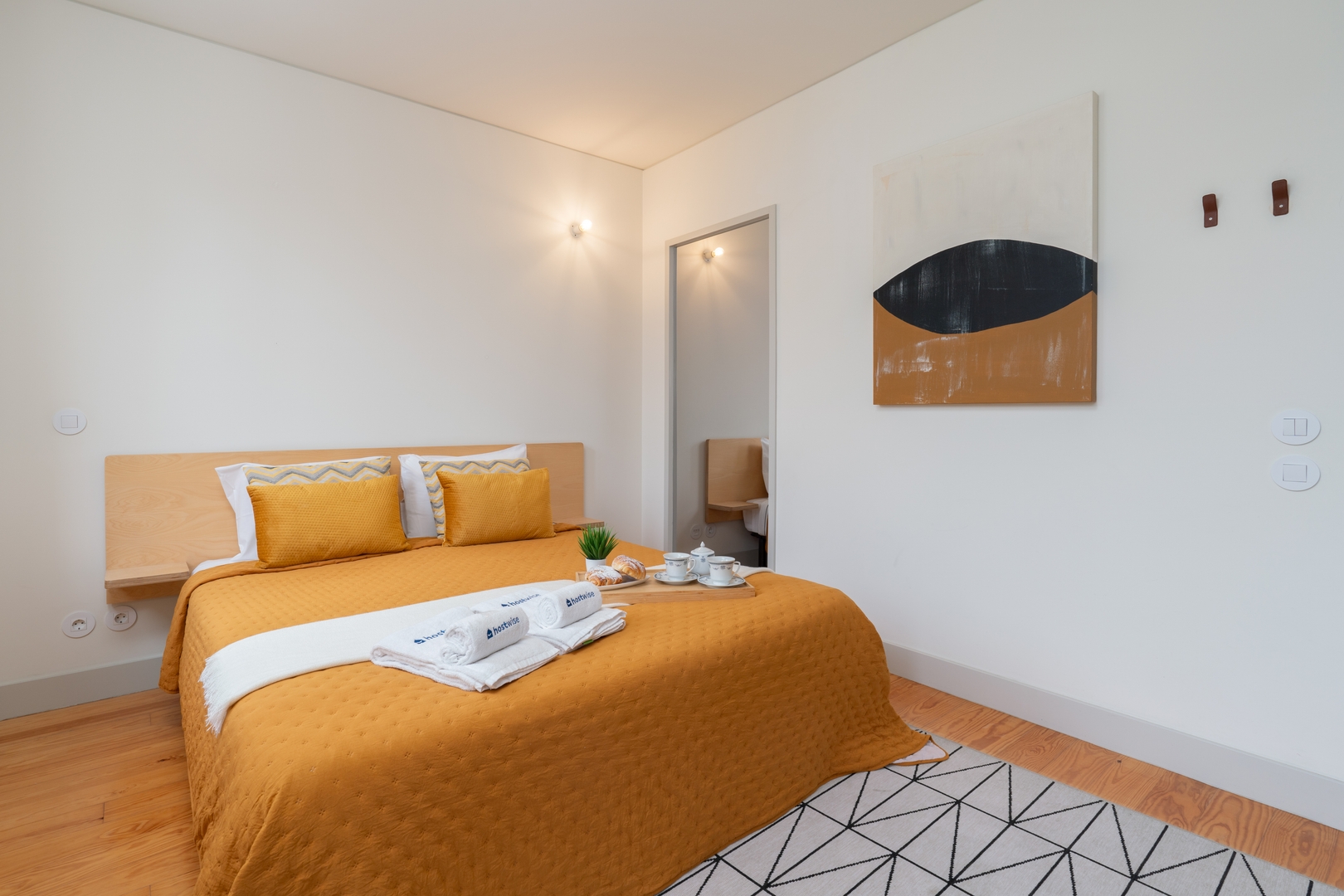 Dual Sunny Studios in Old Guimarães by HostWise 3 Host Wise Booking