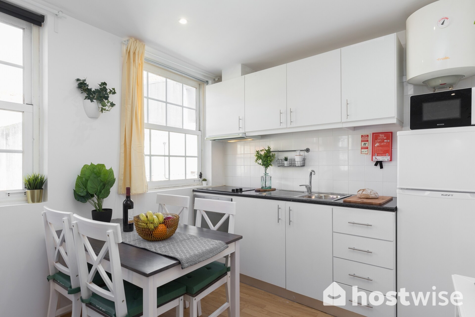 HostWise - Charming Sunny Flat | Batalha 10 Host Wise Booking