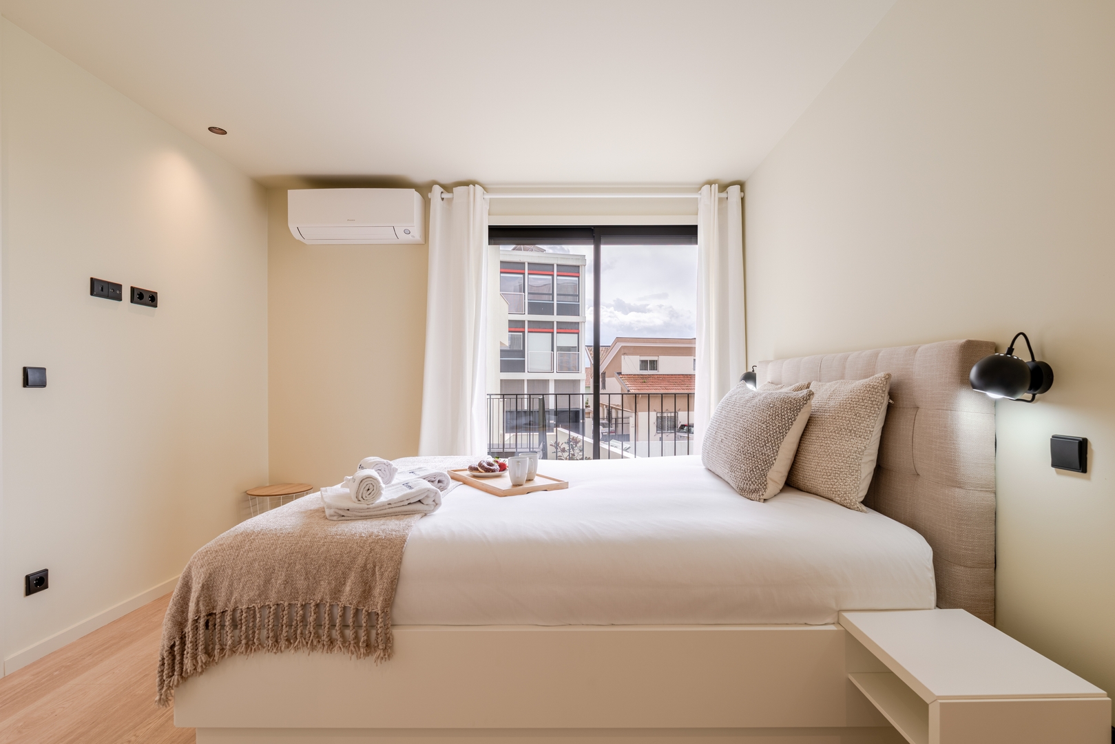 HostWise - Stylish Flat with Terrace & Garage 8 Host Wise Booking