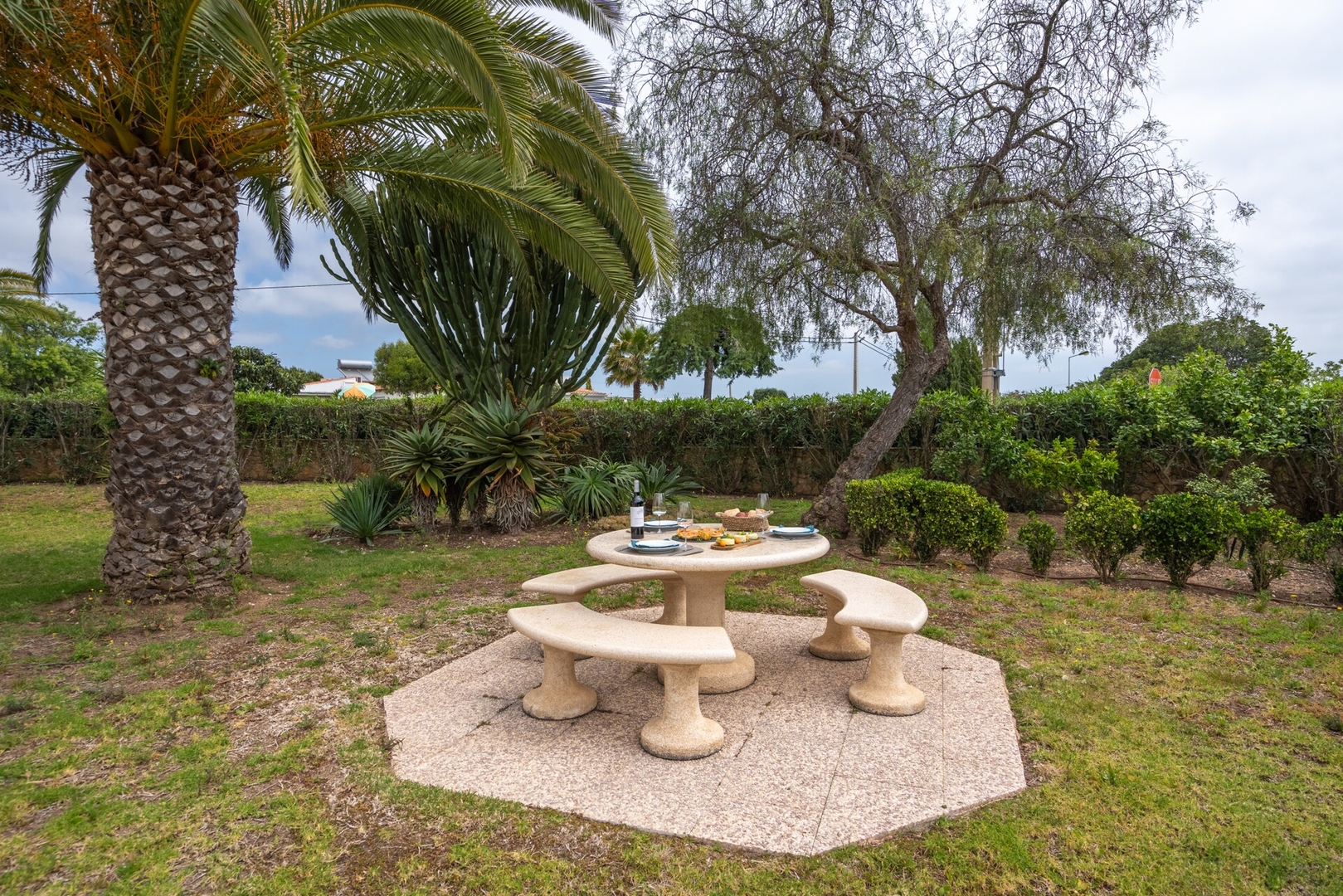 Host Wise - Luxurious Pool & Jacuzzi Hideaway 52 Host Wise Booking