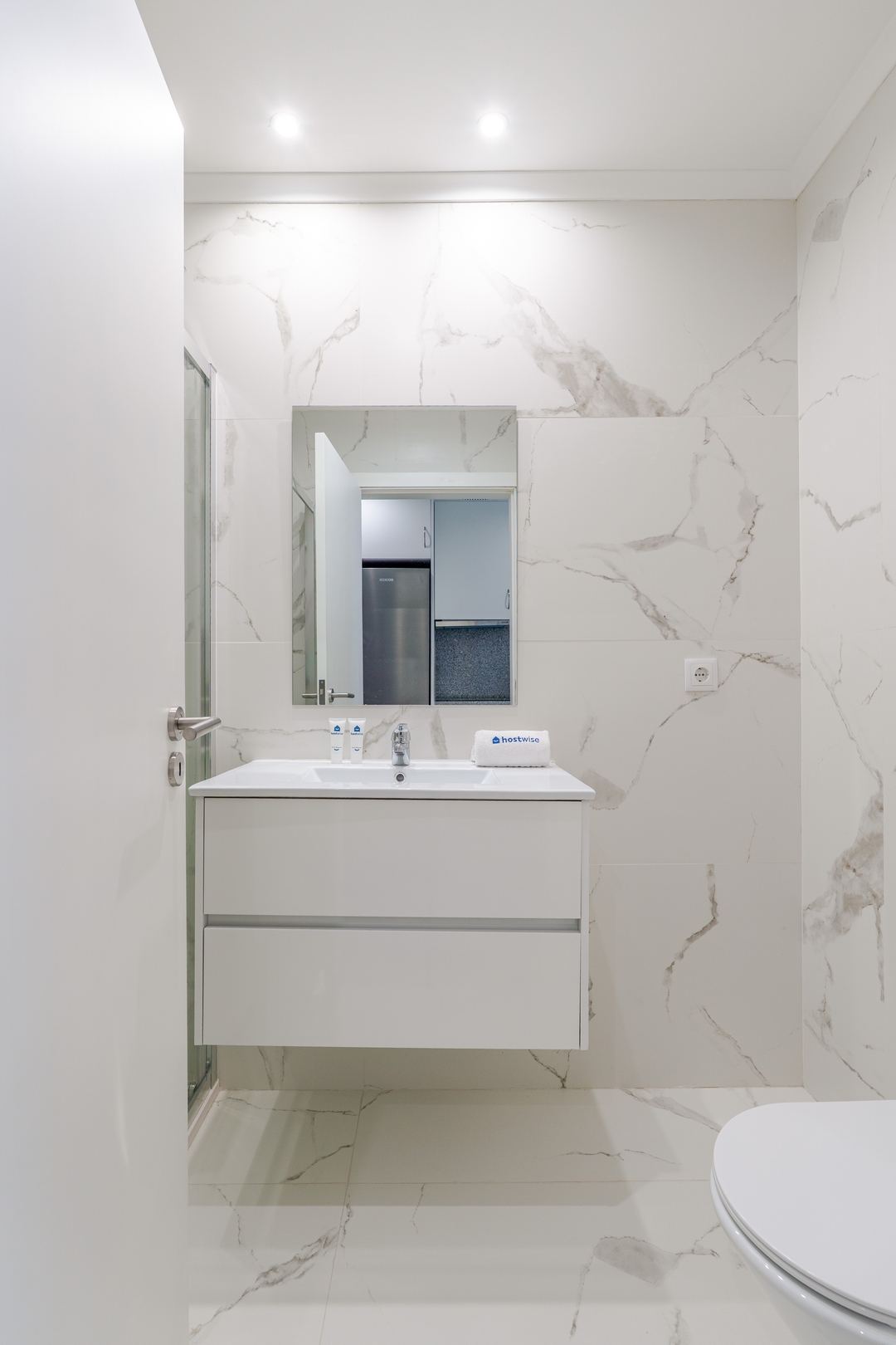 Terrace Studios & Bright Duplex by HostWise 49 Host Wise Booking