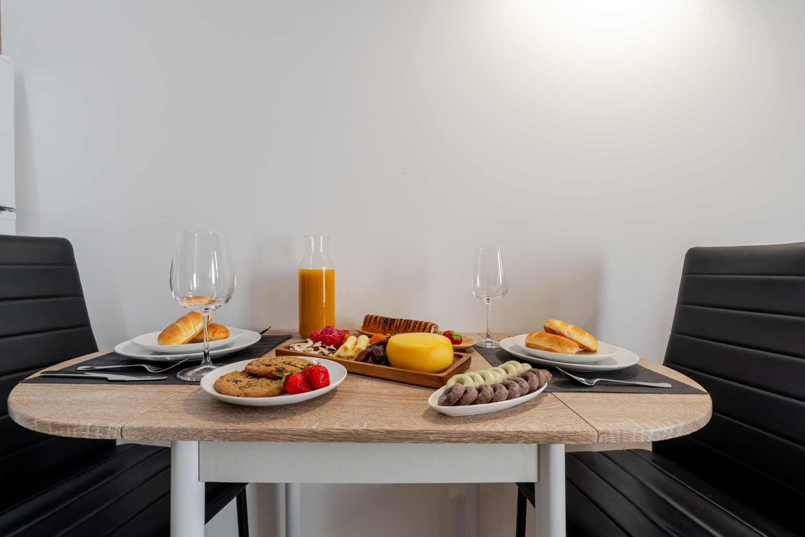 Cozy T1 Flats with Courtyard BBQ by HostWise 54 Host Wise Booking