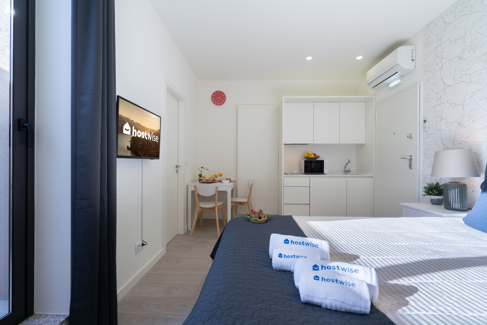 HostWise - Studios with Patio & Kitchenette 36 Host Wise Booking