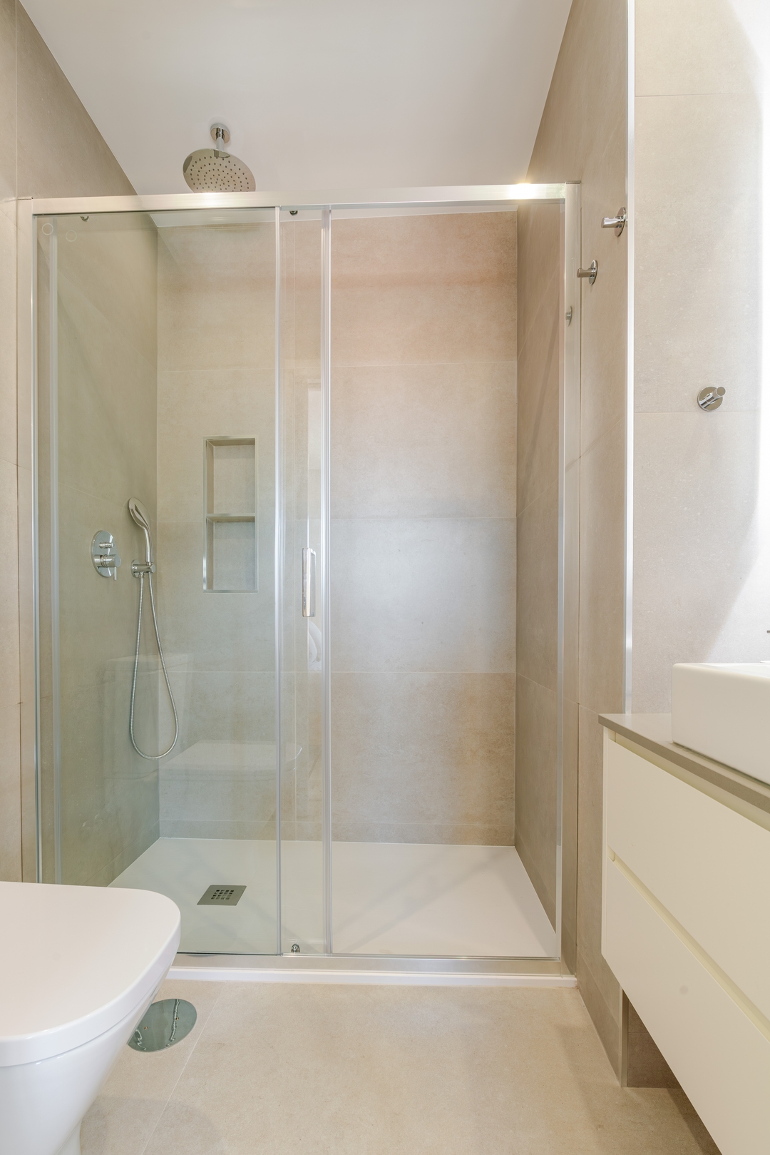 Stylish Balcony Apt & 2 Cozy Studios by HostWise 14 Host Wise Booking