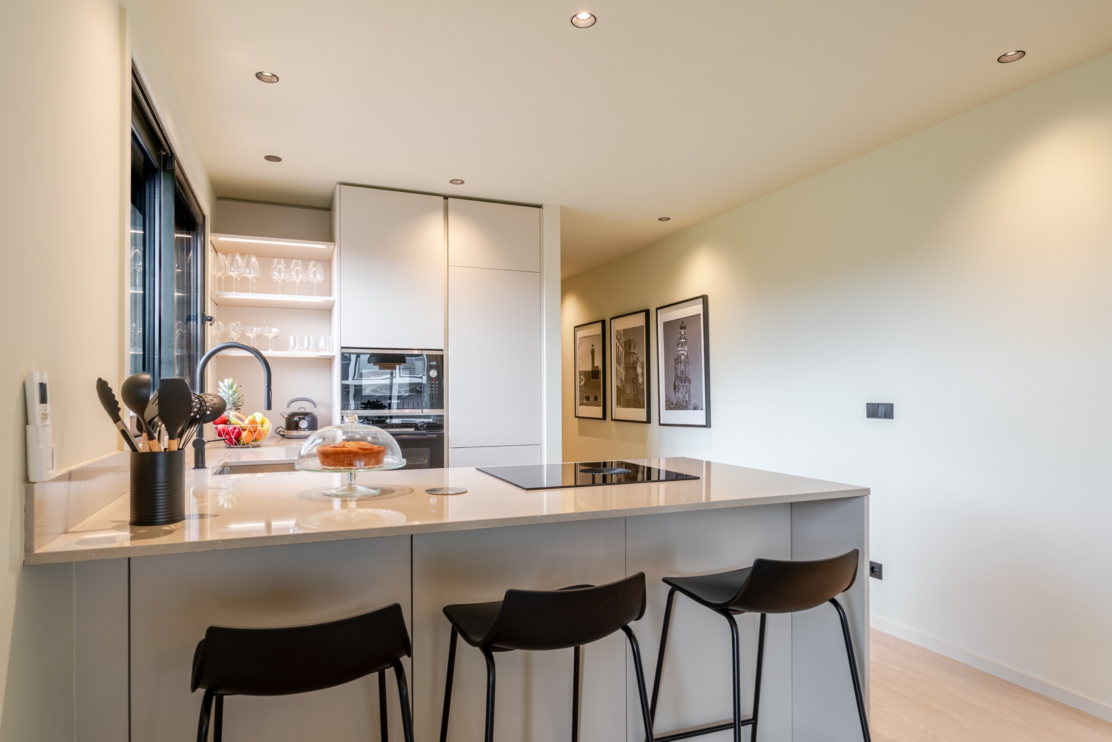 HostWise - Stylish Flat with Terrace & Garage 14 Host Wise Booking