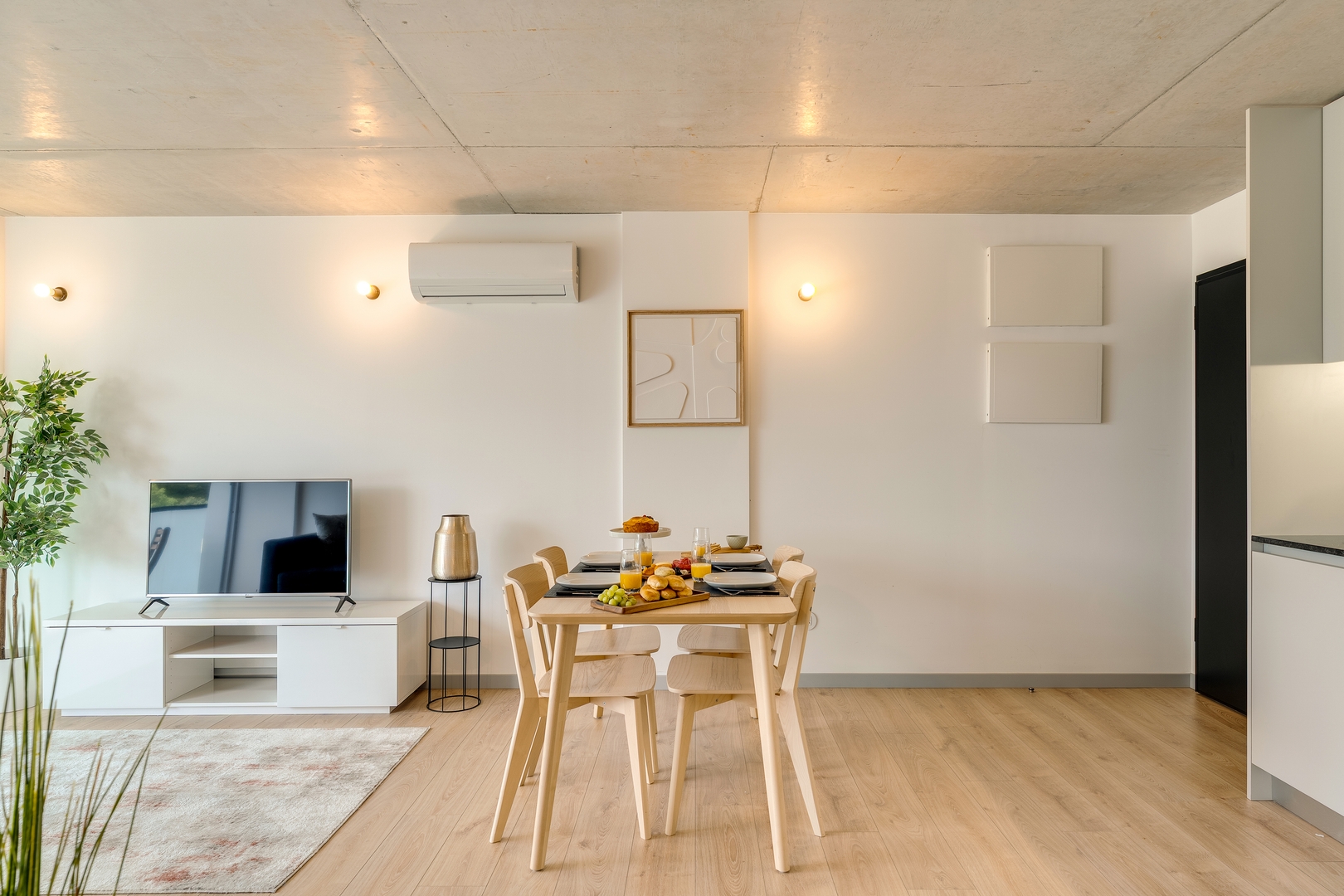 Premium Flat w/ Balcony, Pool & Garage by HostWise 25 Host Wise Booking