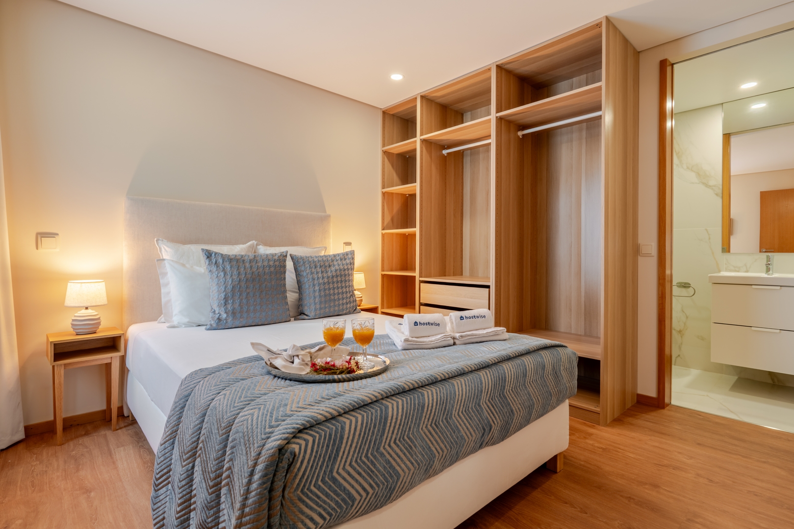 Sunlit Apartments in Foz do Douro by HostWise 96 Host Wise Booking