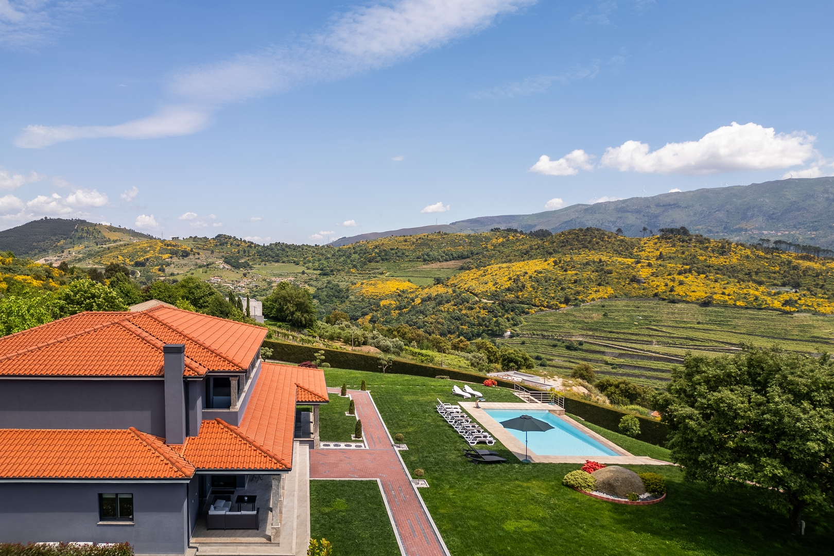 HostWise - 10BR Douro Villa with Pool 7 Host Wise Booking