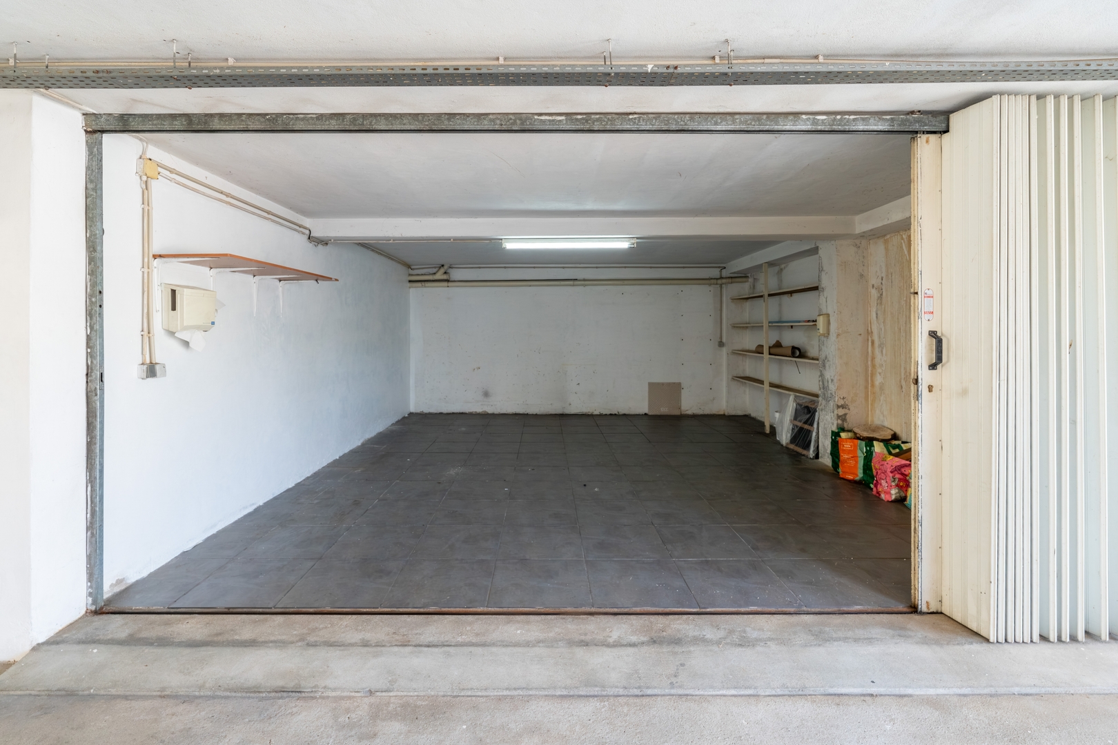 Bright Flat with Balcony & Garage by HostWise 40 Host Wise Booking