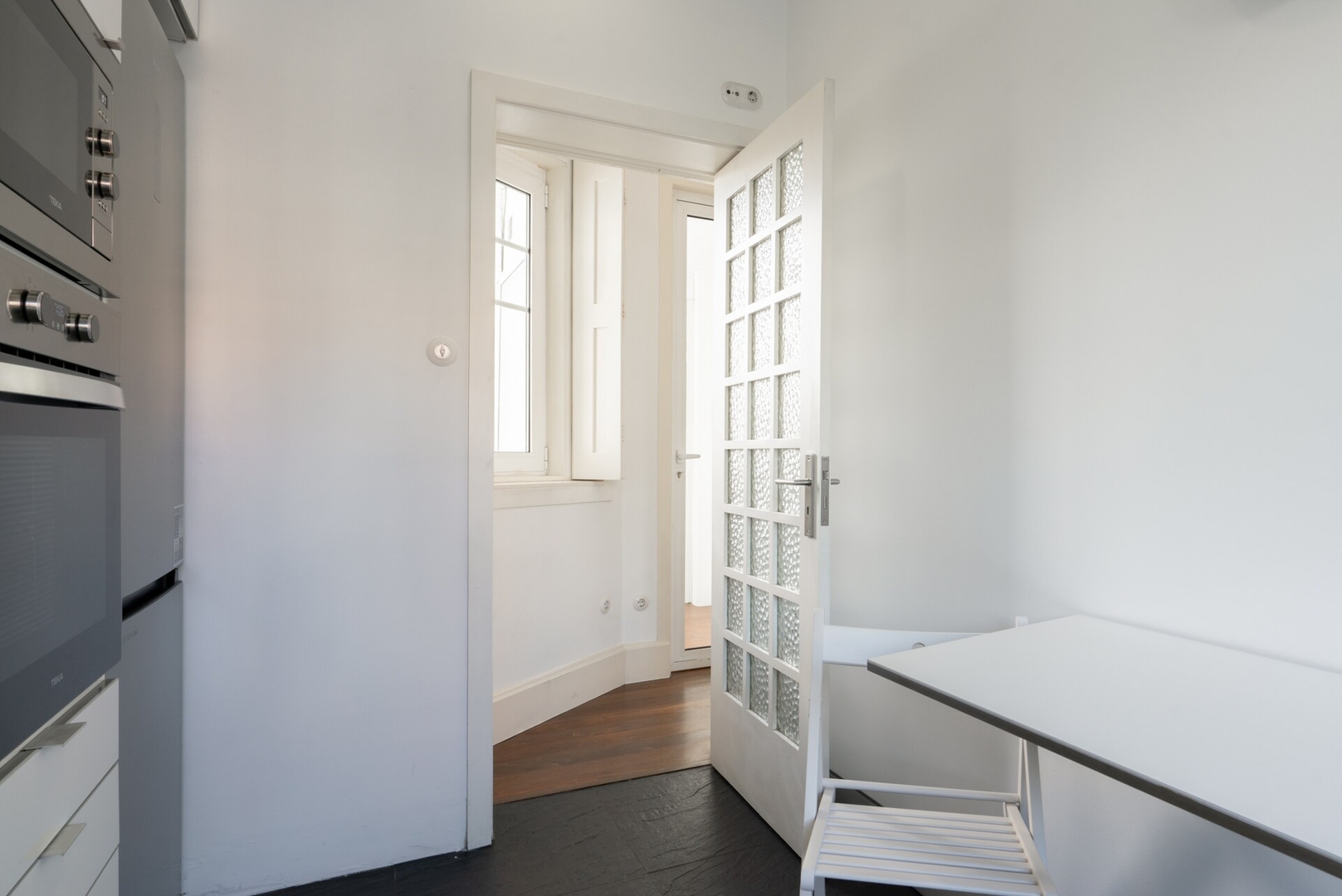 Host Wise - 2 Rustic Colorful Flats | Terrace 46 Host Wise Booking