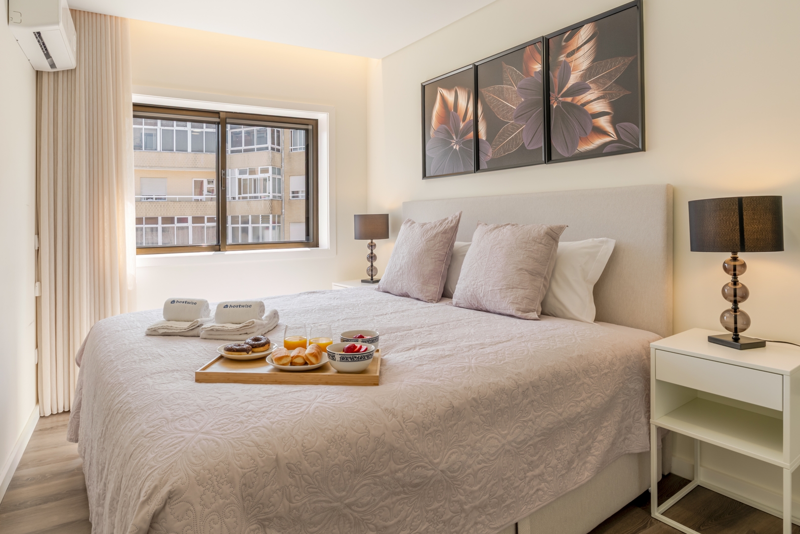 Spacious & Stylish Flat with Garage by HostWise 5 Host Wise Booking