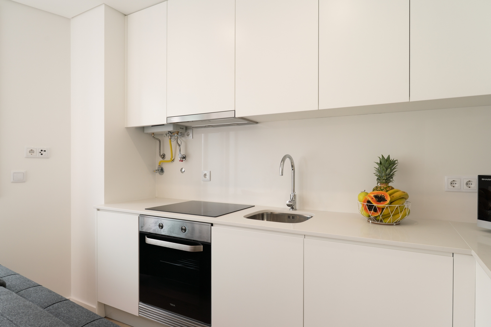 Balcony Studios & Parking in Leça by HostWise 17 Host Wise Booking