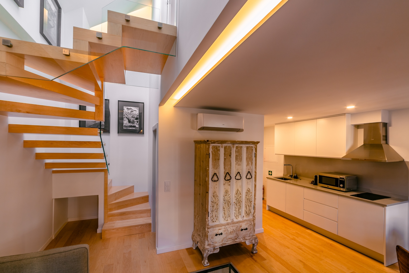 Designer Building Stay Near Clérigos by HostWise 27 Host Wise Booking