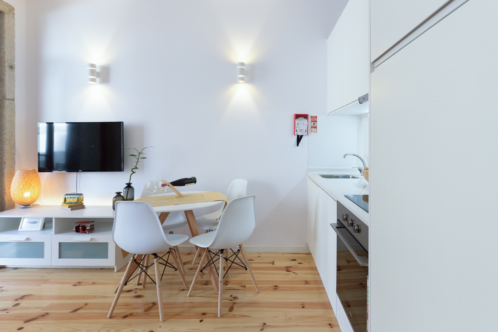Lovely Flat w/ Jacuzzi & Terrace by HostWise 15 Host Wise Booking