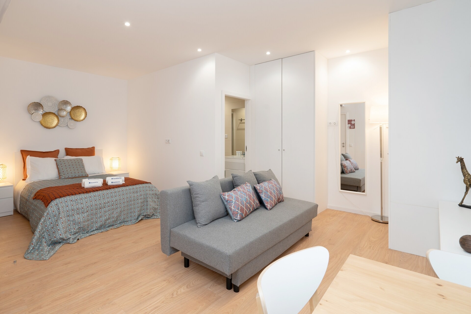 Host Wise - Cozy Bright Studio | Gaia 2 Host Wise Booking
