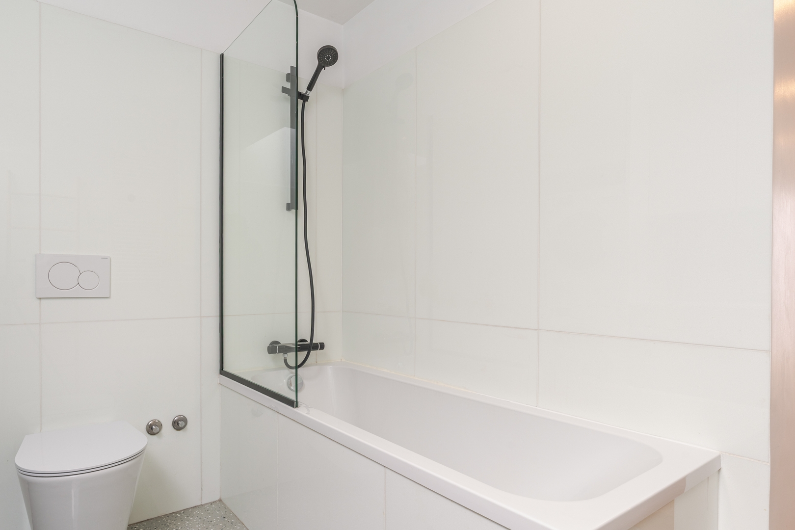 Stylish Open-Plan Flat with Swimming Pool by HostWise 21 Host Wise Booking