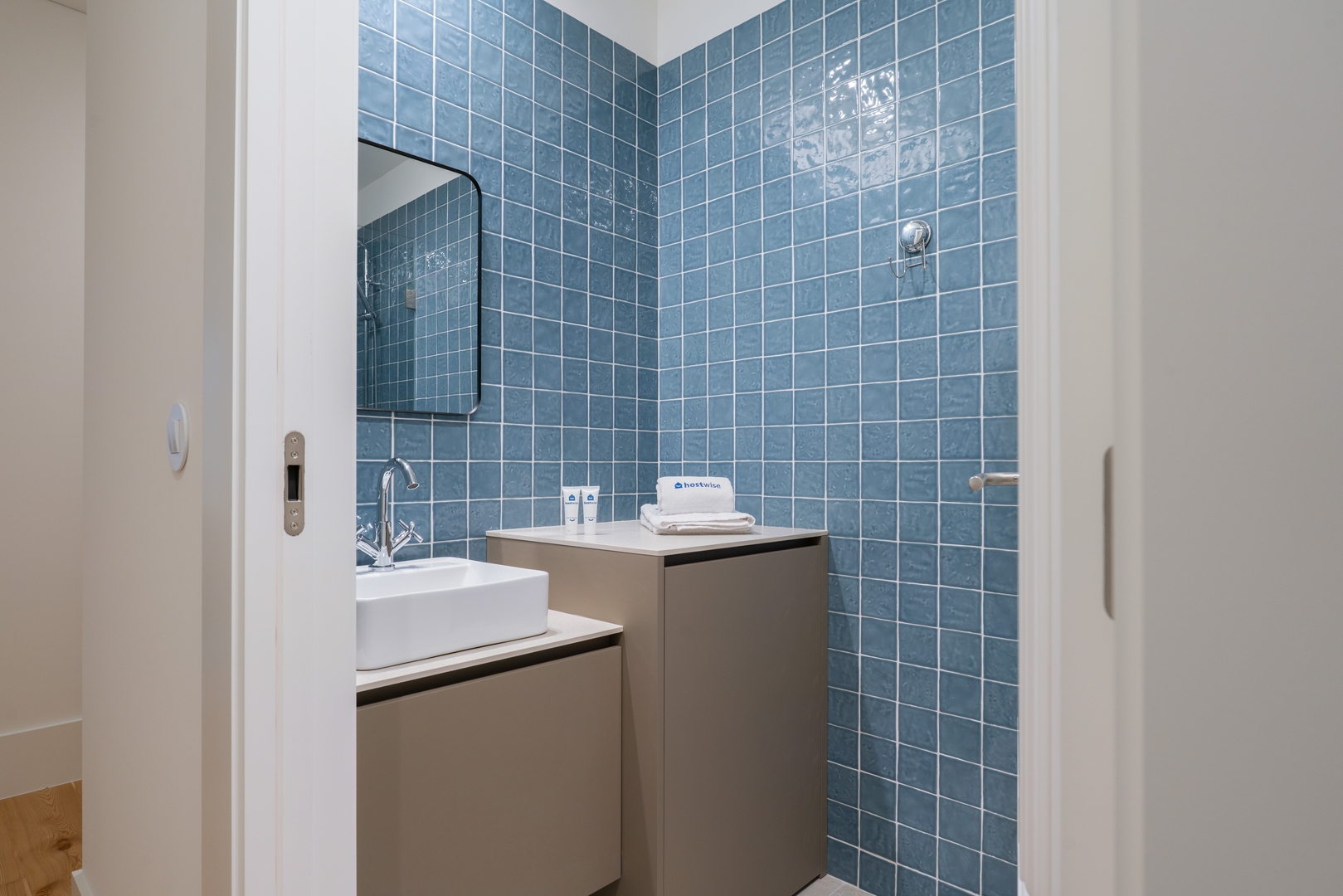 Modern Comfort in City Center by HostWise 3 Host Wise Booking